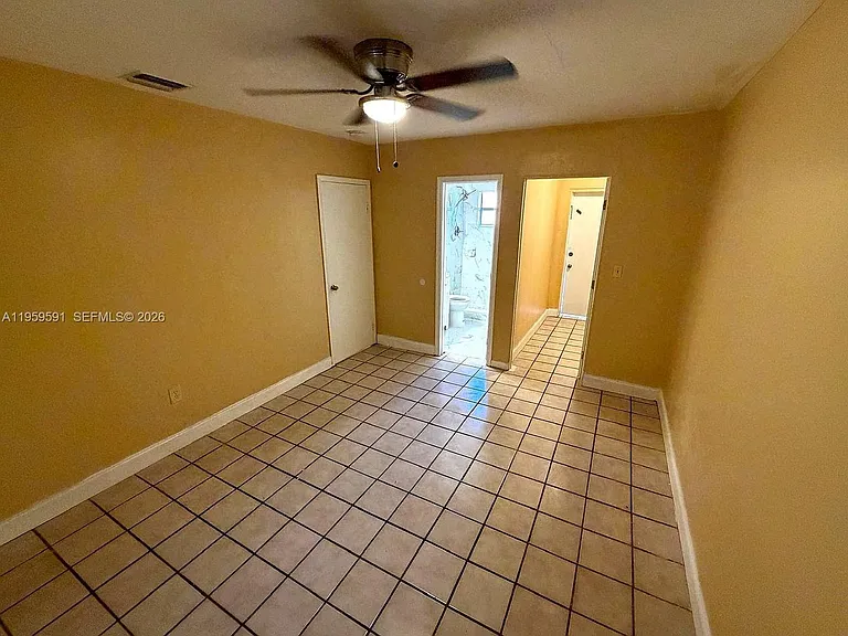 14407 NE 5th Ave #14407 — Photo 12