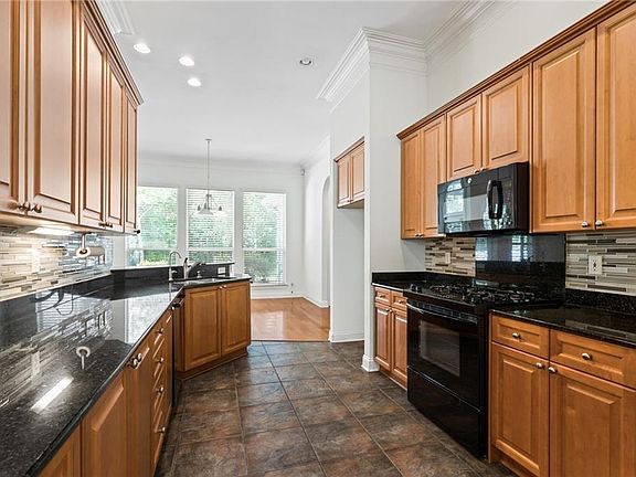 4th image of 713 Kellywood Ct