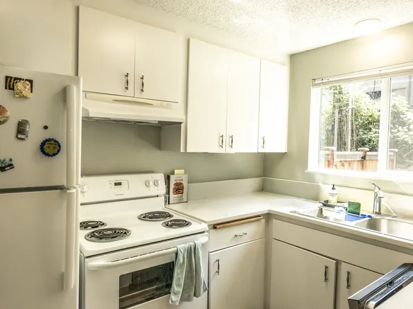 19425 76th Ave W, Lynnwood, WA
