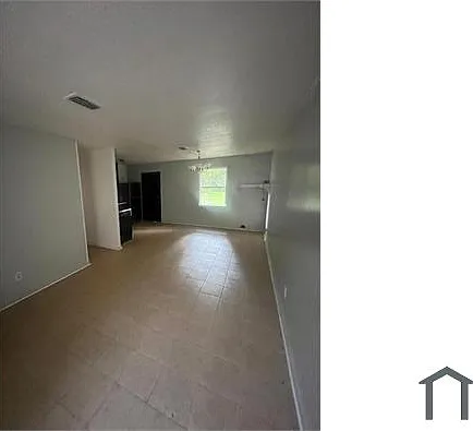 2124 E 3rd St — Photo 2