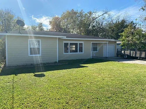 4910 Reed Rd Photo 1