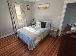 28 Hans St FLOOR 2, Cranston, RI 02910