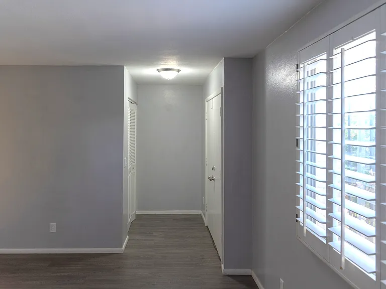4601 N 21st Ave — Photo 25