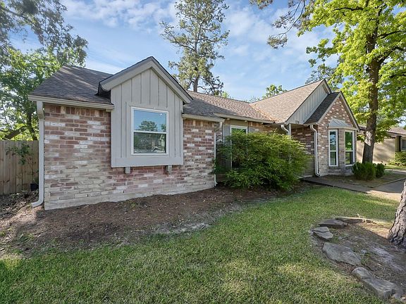 2nd image of 1218 Glouchester Ln