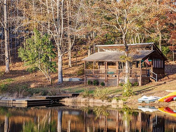 5th image of 818 Arnold Mill Rd