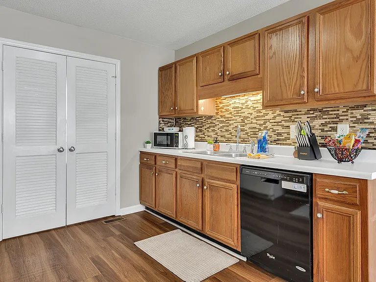 3716 Southridge Blvd — Photo 11
