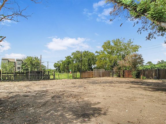 3rd image of 5015 Elysian St