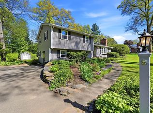 9 Meadowbrook Dr, Hadley, MA 01035