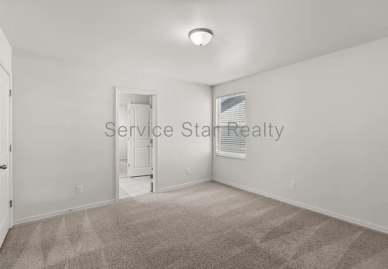 2402 E Alonso Dr — Photo 22