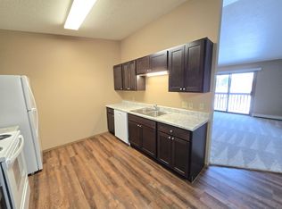 Christopher Place Apartments, Sioux Falls, SD 57106