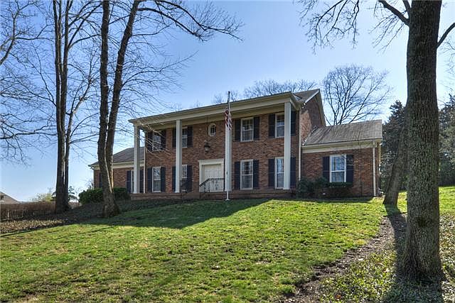 1st image of 403 Horseshoe Ln