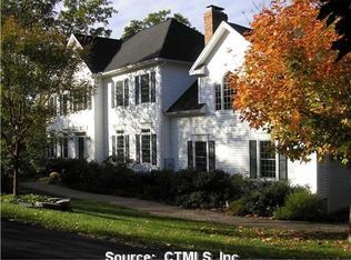 17 James Vincent Dr, Clinton, CT 06413