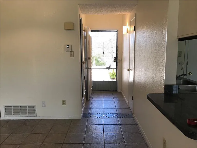 8500 Lakehurst Rd — Photo 3