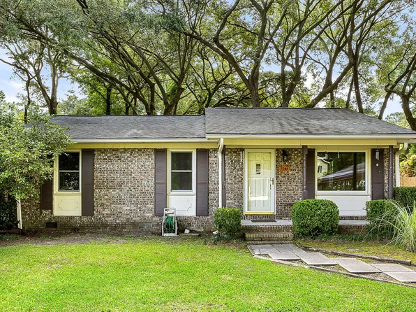1597 Saint Johns Dr, Johns Island, SC 29455
