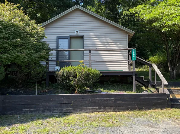 3241 N 5th St, East Stroudsburg, PA 18301