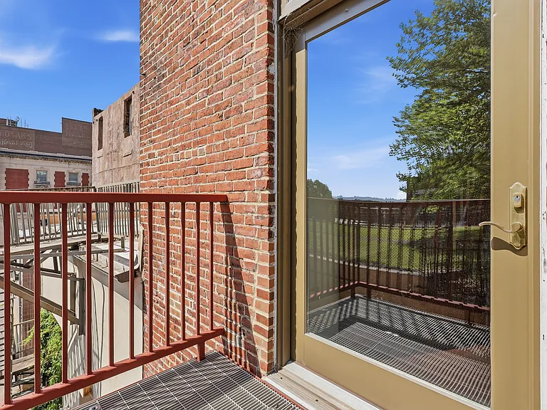 509 Bogart Pl #203 — Photo 7
