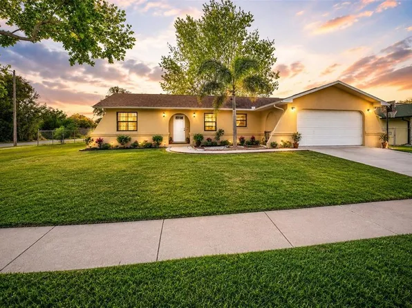 3011 Shadow Oaks Dr, Holiday, FL 34690