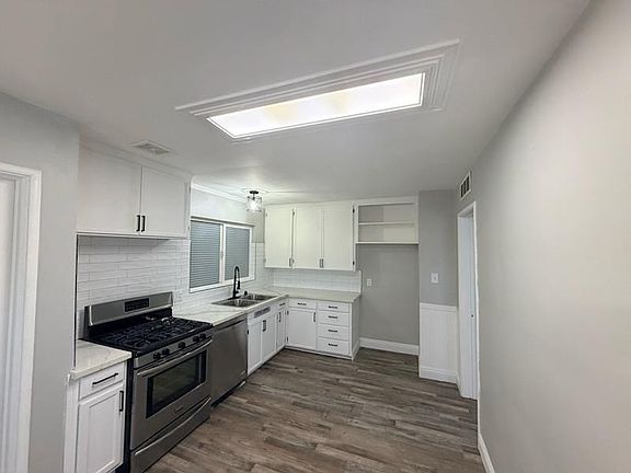4th image of 2203 Dennis Dr