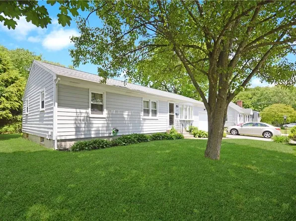 128 Thurston St E, Riverside, RI 02915