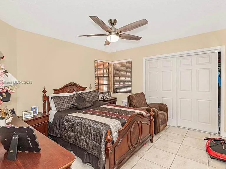 15565 SW 63rd Ter — Photo 11