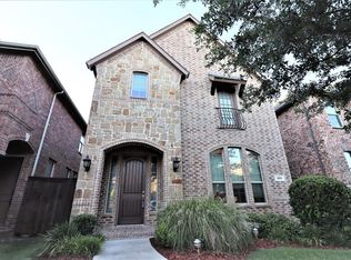 221 Carrington Ln, Lewisville, TX 75067