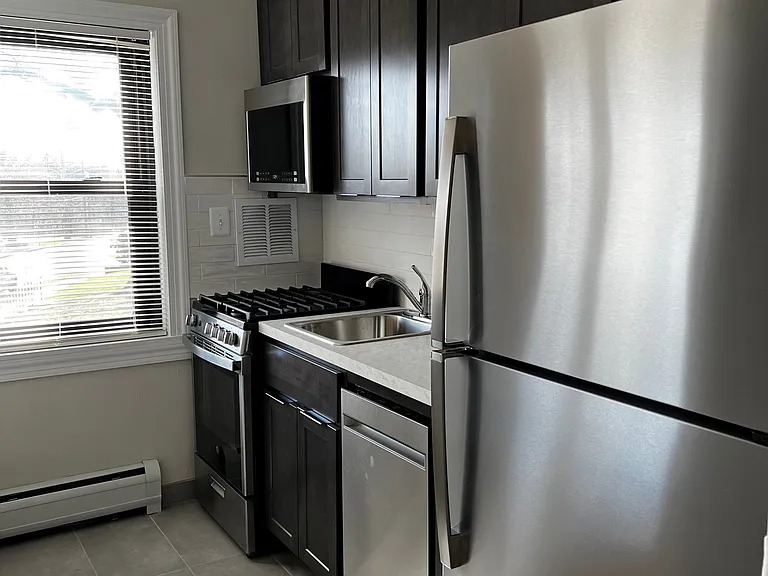 Highland Manor Apartments — Photo 14