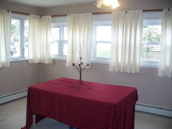 Diningroom/Familyroom