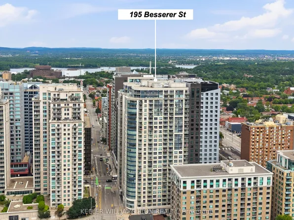 195 Besserer St #2202, Ottawa, ON K1N 0B6
