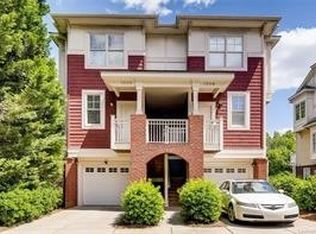 1305 Summit Greenway Ct, Charlotte, NC 28208
