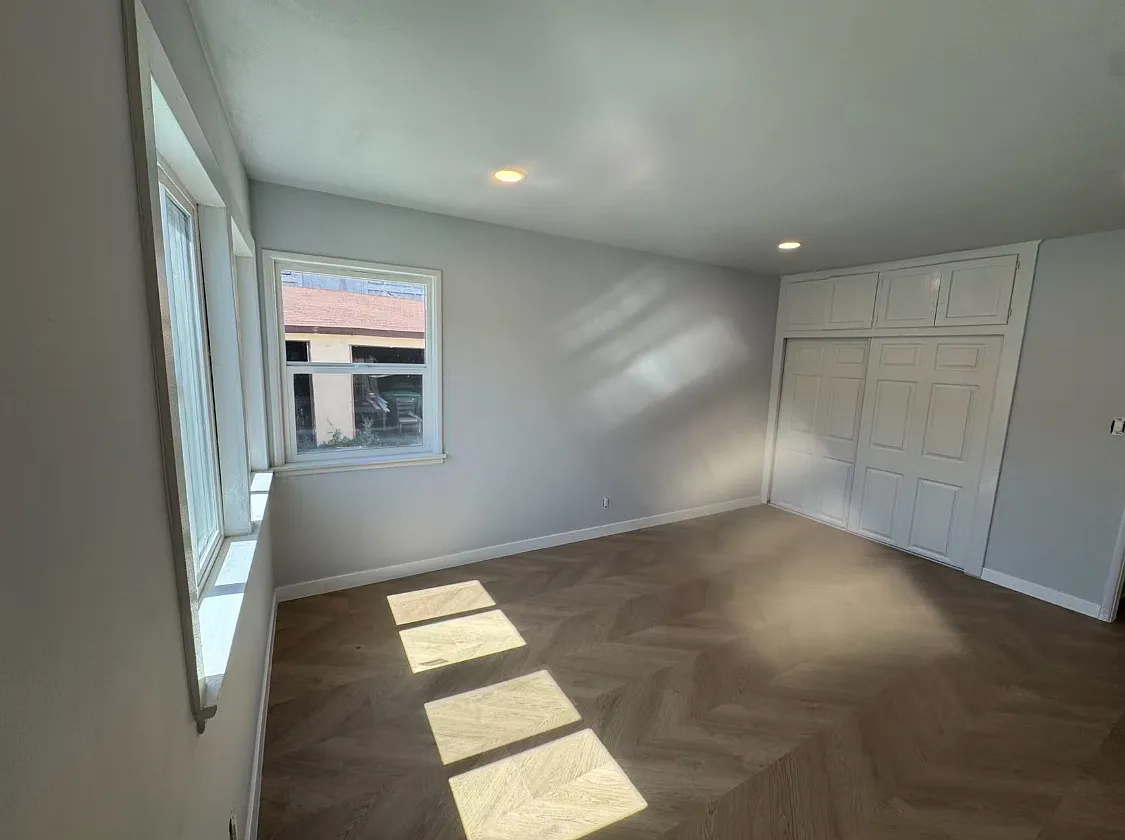 2 bed, 900 sqft, $2,800 — Photo 3
