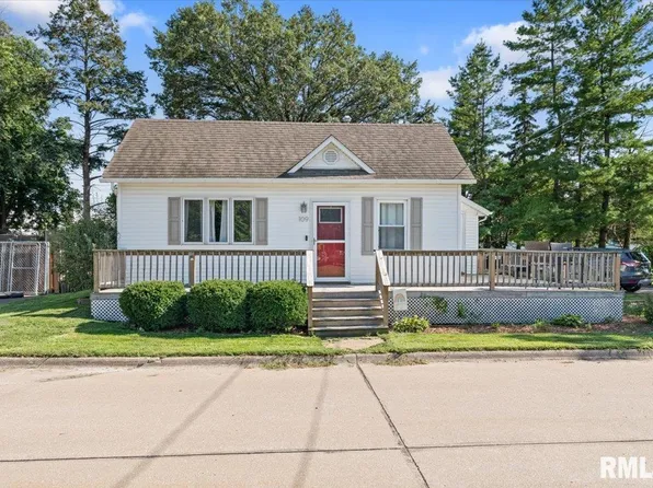 109 W Davies St, Eldridge, IA 52748
