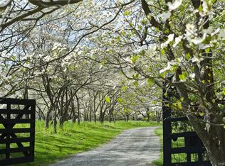 300 Mount Holly Rd, Katonah, NY 10536