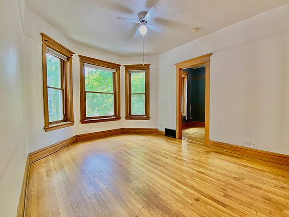 4th image of 2041 N Sawyer Ave #2
