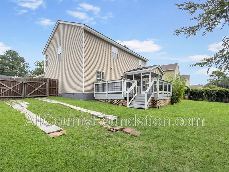4 bed, 3.0 bath, 1911 sqft, $2,450 — Photo 4