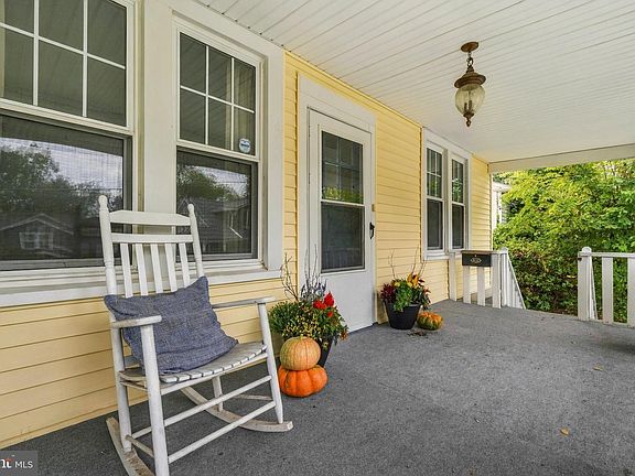 4th image of 3209 Varnum St
