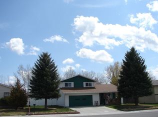 1029 Laredo Dr, Douglas, WY 82633