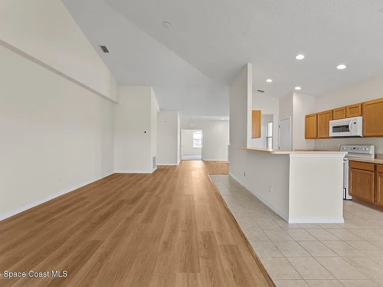 907 Ocaso Ln #201 — Photo 7