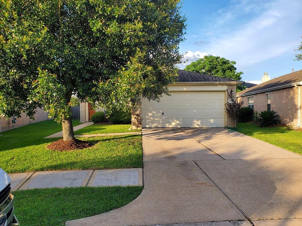 1st image of 20634 Hillsdale Park Dr