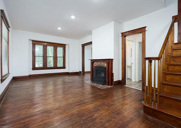 1st image of 230 Old Orchard Pl