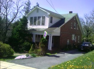 816 W 11th St, Waynesboro, VA 22980