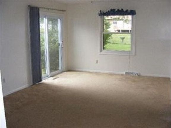 2nd image of 4626 Basswood Oval