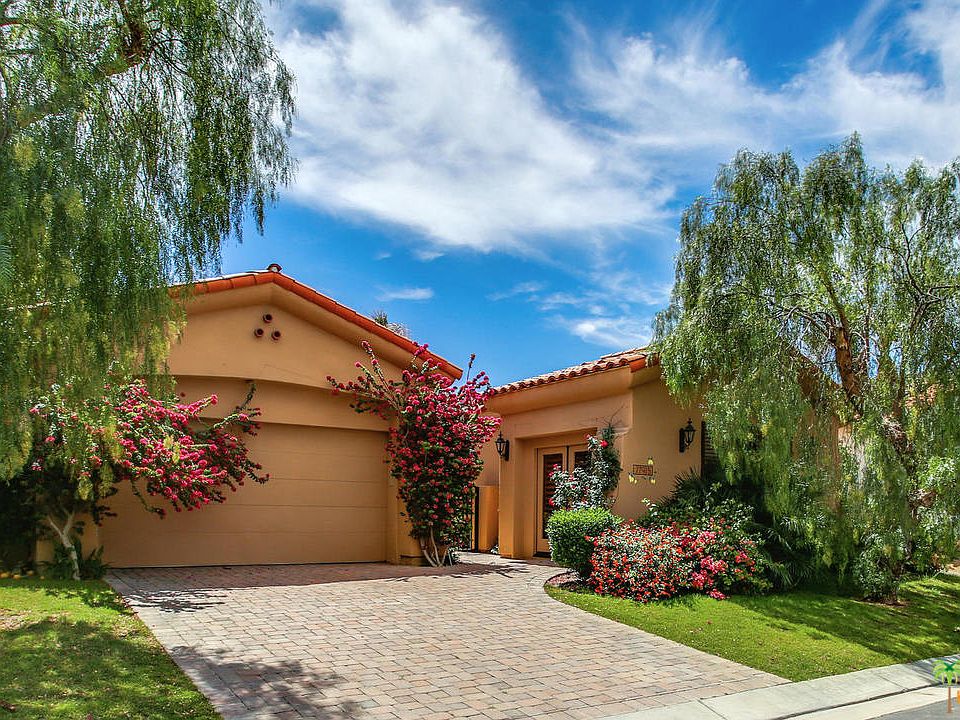 1st image of 77915 Laredo Ct