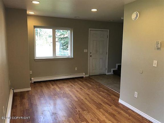 5th image of 11 Eleanor Ave