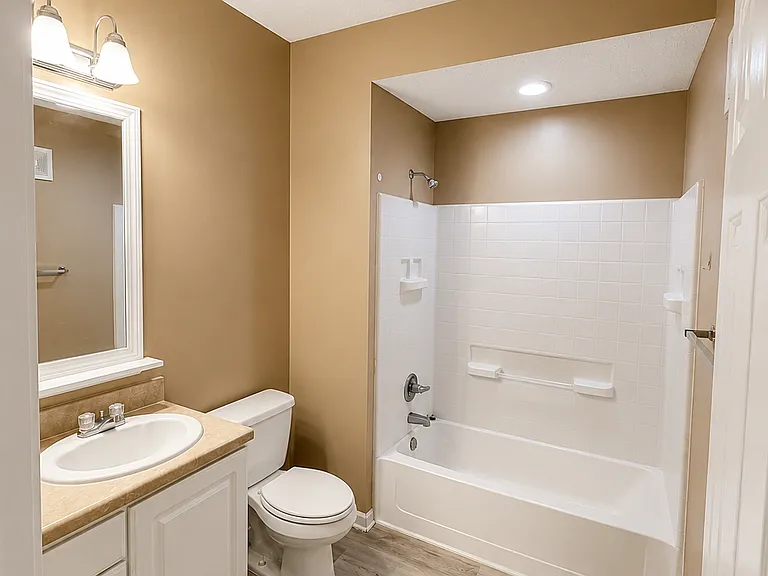 1905 N Lincoln Ave #1 — Photo 6