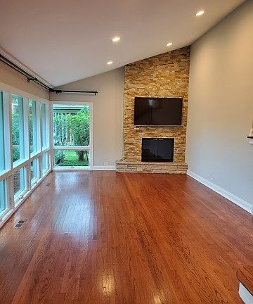 4th image of 286 Leslee Ln