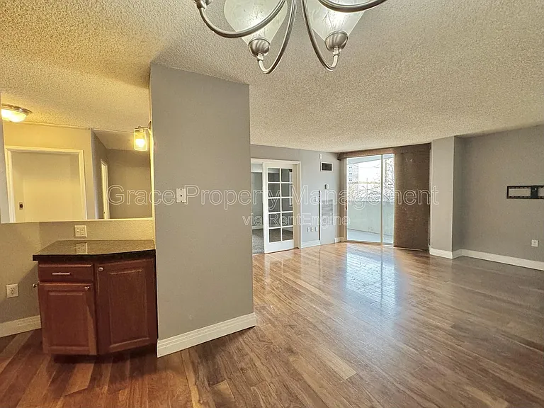 601 W 11th Ave #106 — Photo 4