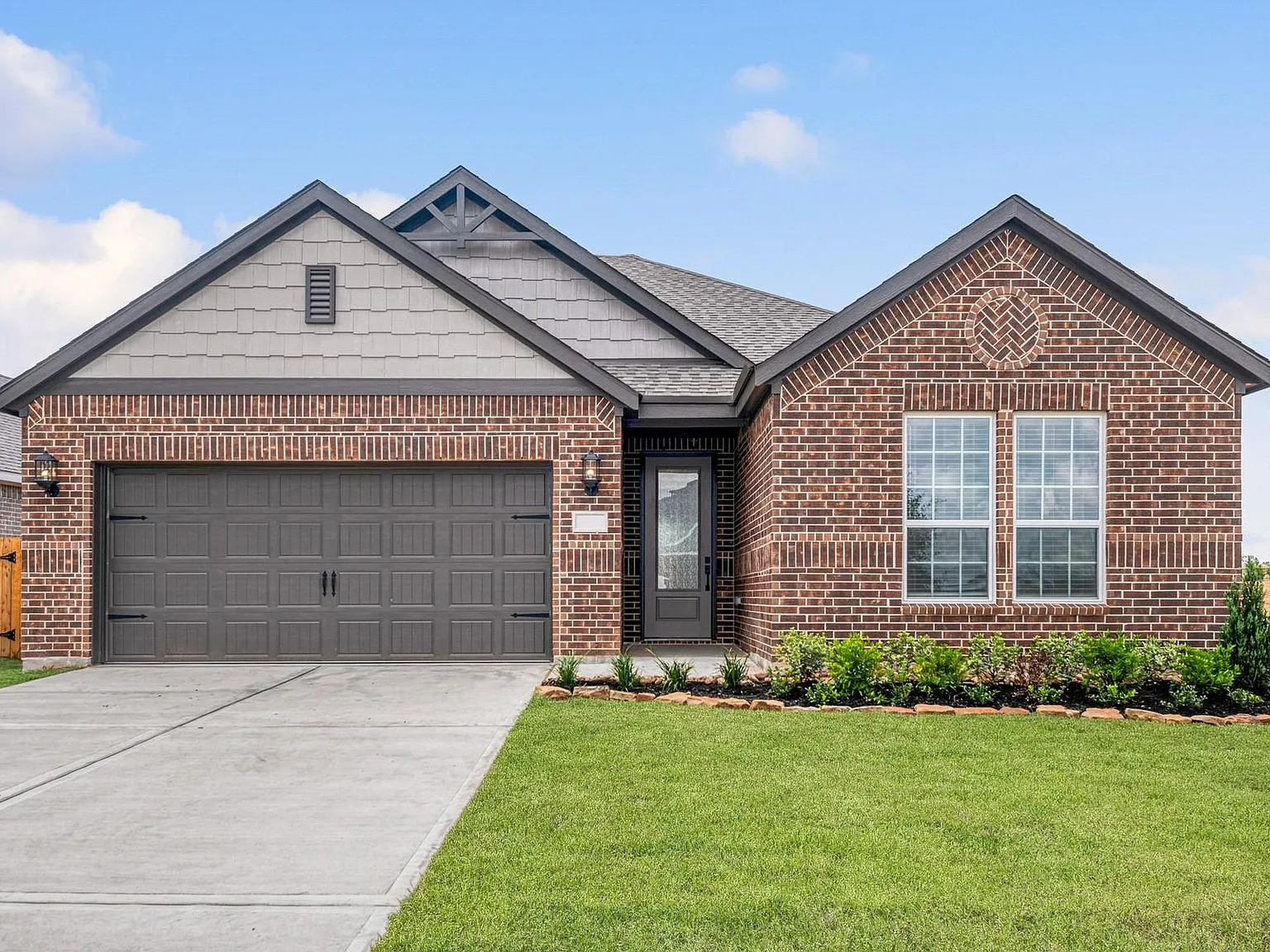 3 bed, 2.0 bath, 1658 sqft, $2,150 — Photo 1