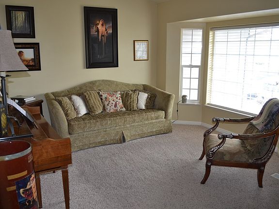 2nd image of 3804 E Orchard Cir