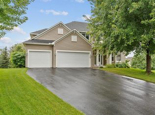 7665 Spring Lake Dr, Shakopee, MN 55379