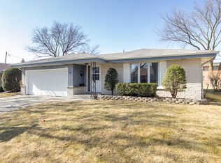 2419 S 96th St, West Allis, WI 53227